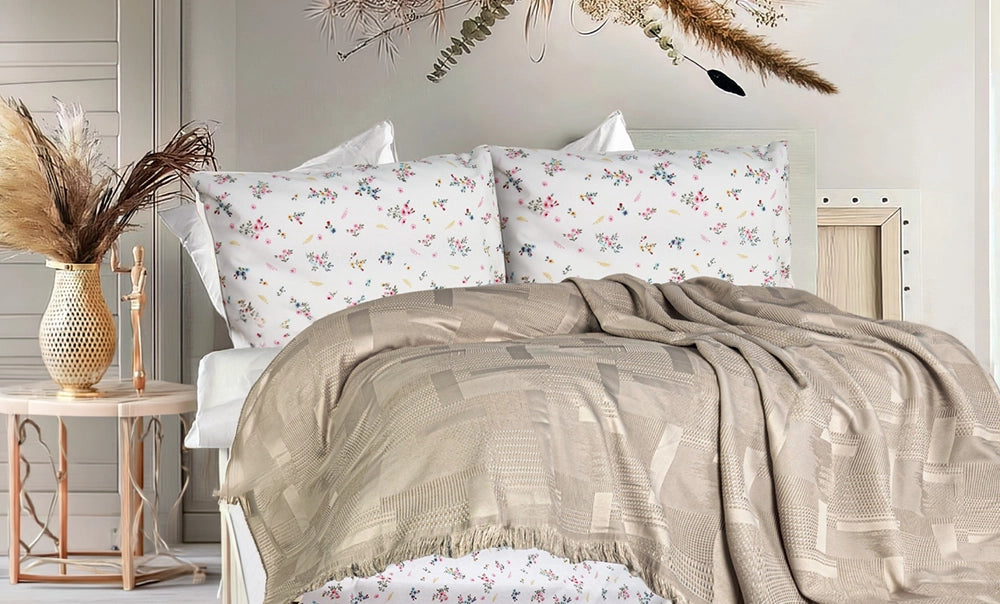 Elegant Double Bedspread Set 4 Pieces 3