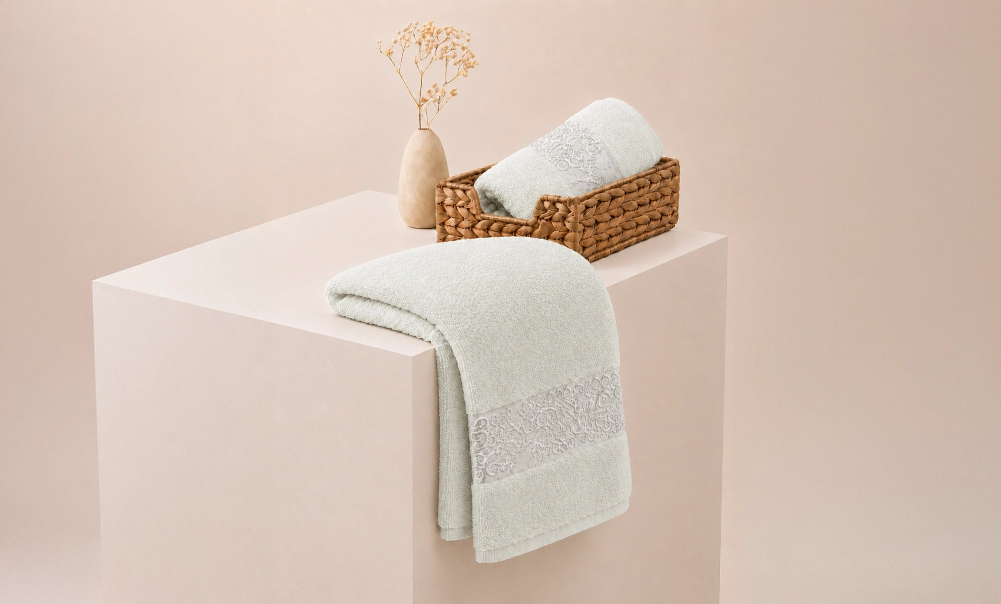 Qabbani Jacquard Plain Towel 4 Pieces