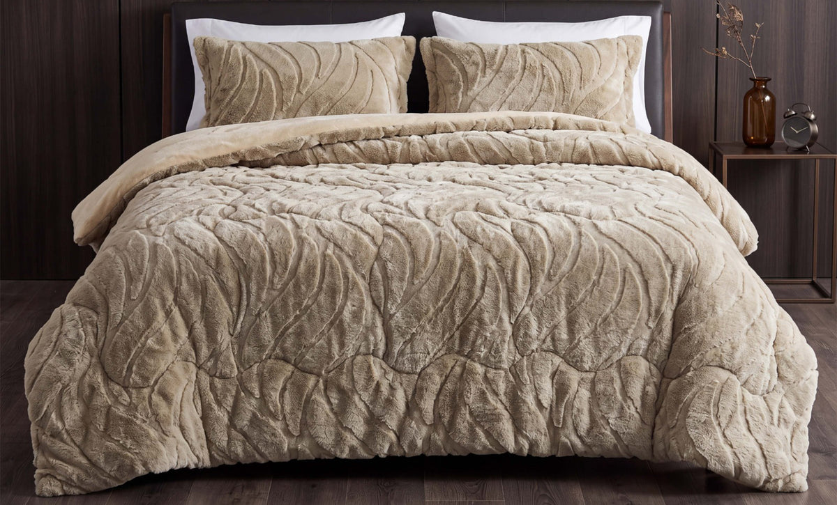 3-Piece 2413 Faux Fur Double Winter Comforter Set