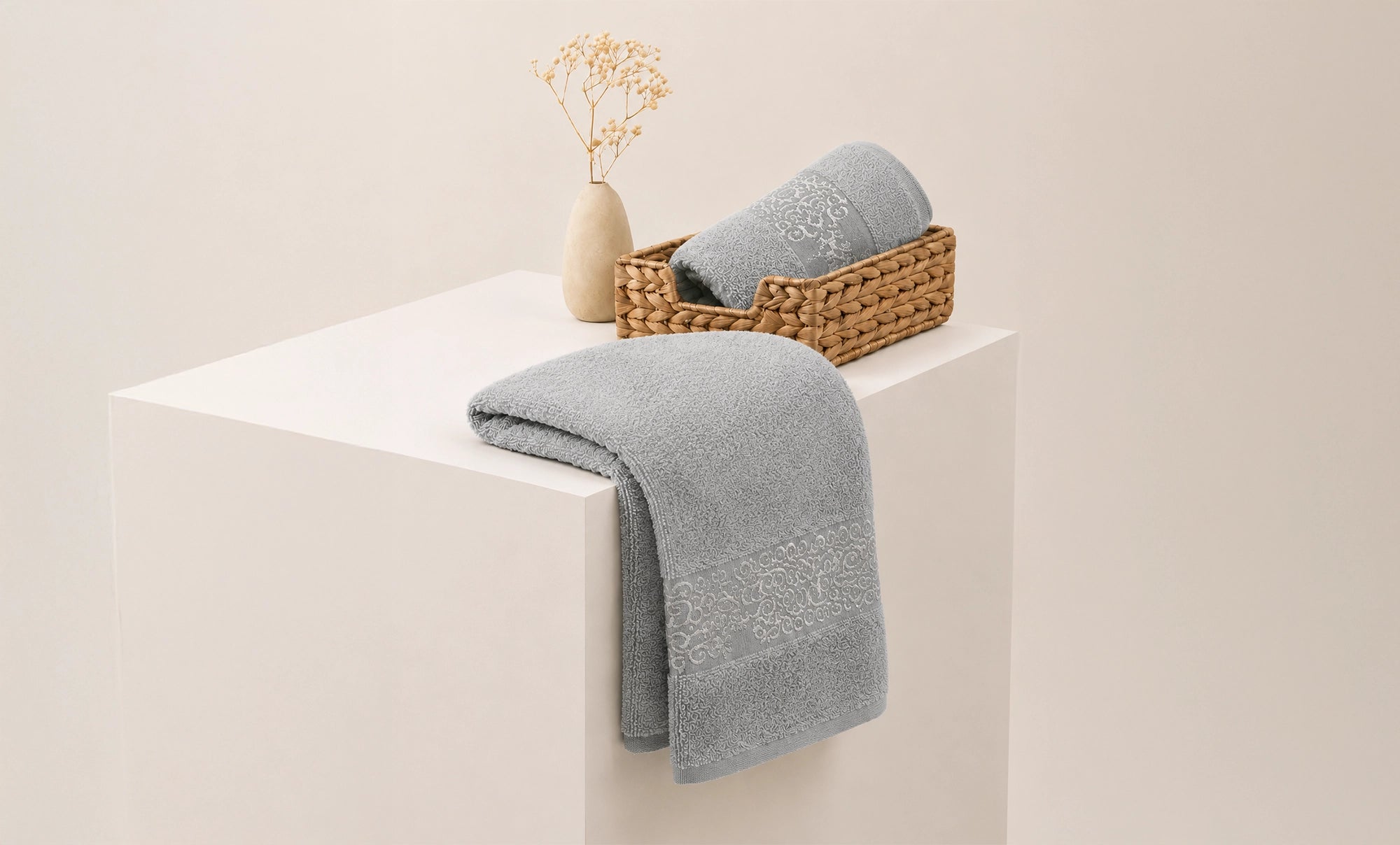 Qabbani Jacquard Plain Towel 4 Pieces
