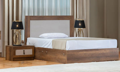 Canopy bed